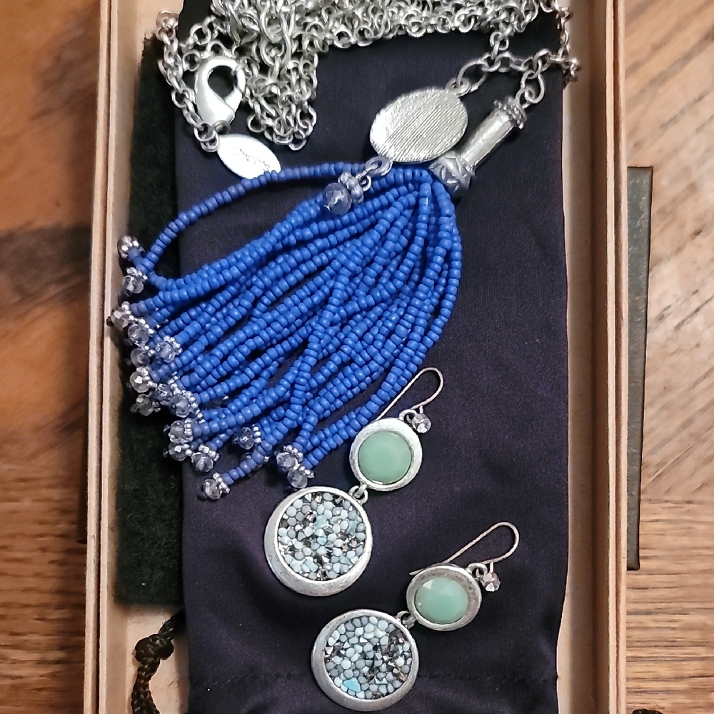 Blue Beaded Necklace and Silver Earrings Set CHIKOS